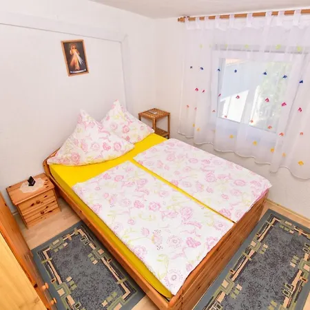 Rote Rosen Apartamento Nin