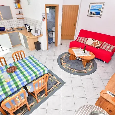 Rote Rosen Apartman