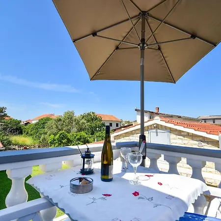 Rote Rosen Apartamento